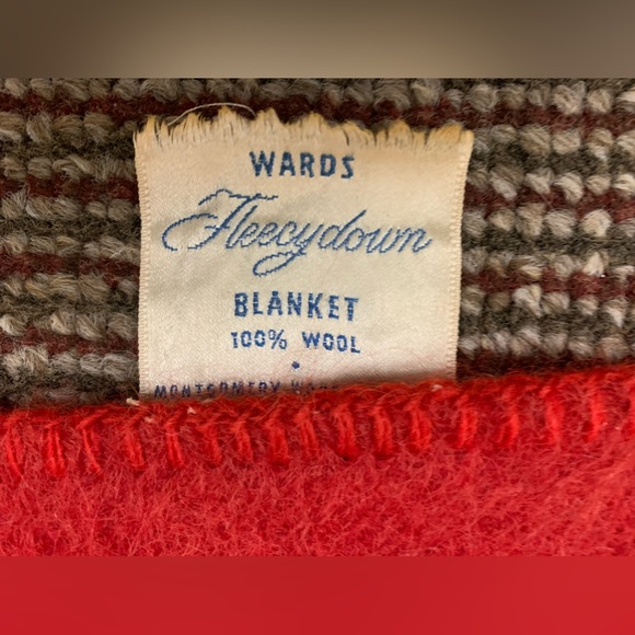 Mid Century Vintage Wool Ward's Fleecydown Hudson Bay Style Striped Blanket - Picture 3 of 16